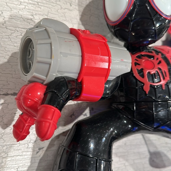 Large spiderman toy - Picture 2 of 3